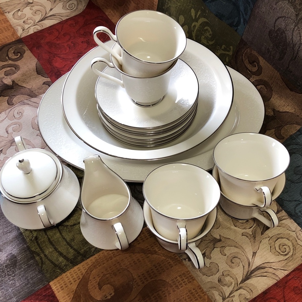 ⭐️Beautiful⭐️17 pcs of Vintage Noritake  Dinnerware